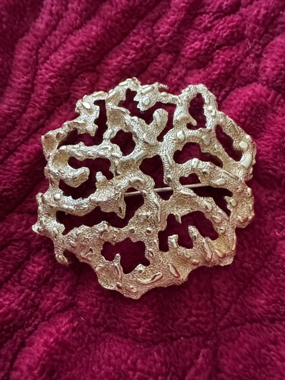 Trifari   Vintage stamped  Gold-Tone Round Brooch